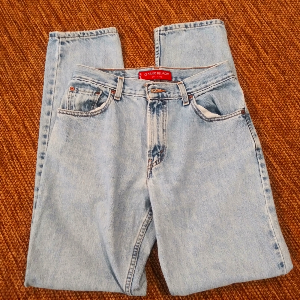 Vtg. Levis Classic Relaxed 550. 8L
